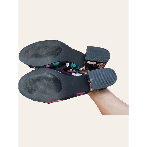 Just Fab Minna Black Floral Ruffle Slip On Block Heel Mule Sandals Size 9.5 - Picture 5 of 6